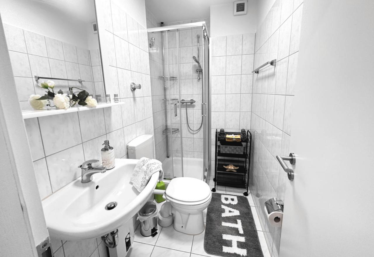 Vaz Apartments Essen, Kueche, Wlan, Tv, Netflix, Ca 15 Min Messe U Hbf Eksteriør billede
